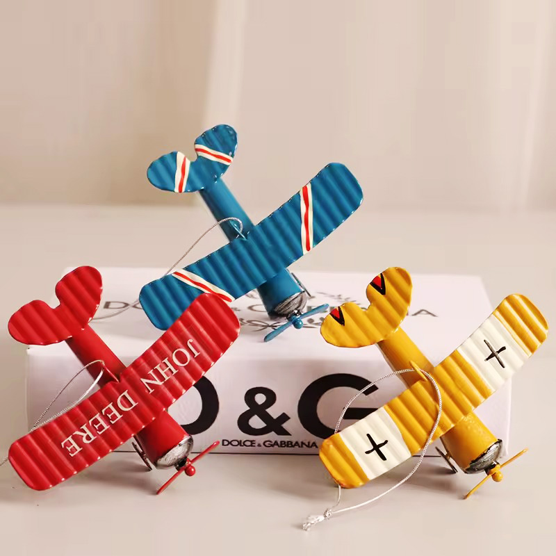 Vintage Metall-Flugzeugmodell  – Vintage Collectible Furniture Bewertung und Preis